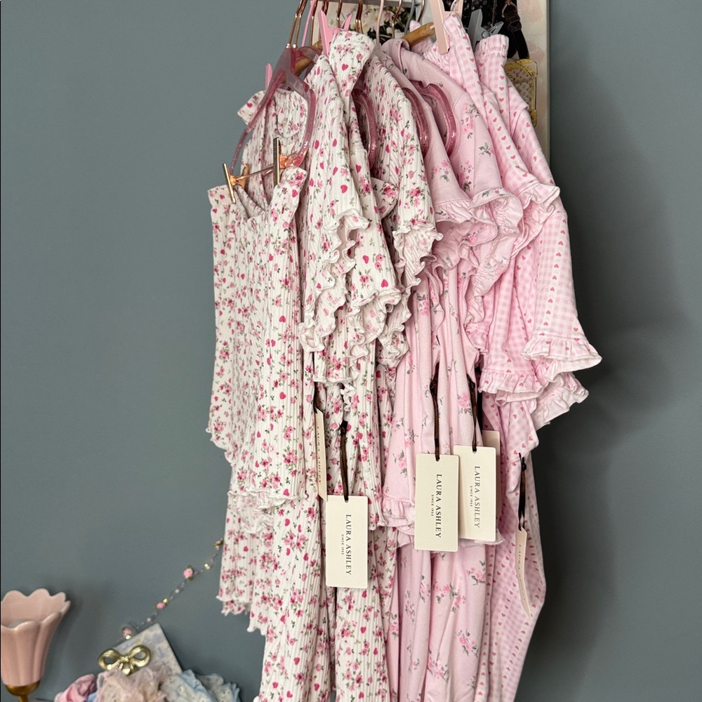 πLaura Ashley Pajamas Various Summer Loungewear Galore Top/Shorts Sets Assorted - Picture 6 of 7